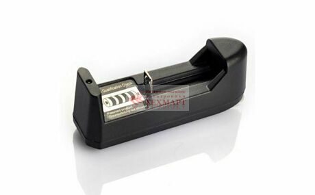 Зарядное устройство универсальное HD-0688 для одного аккумулятора Li-ion 3,7V